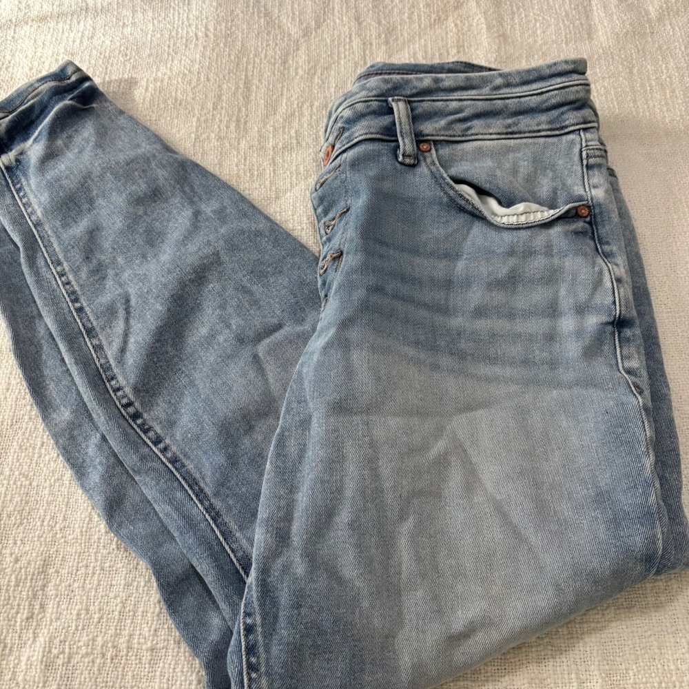 Maurices High Rise Skinny Jeans Light Wash Distressed Button Fly Size 14 REG
